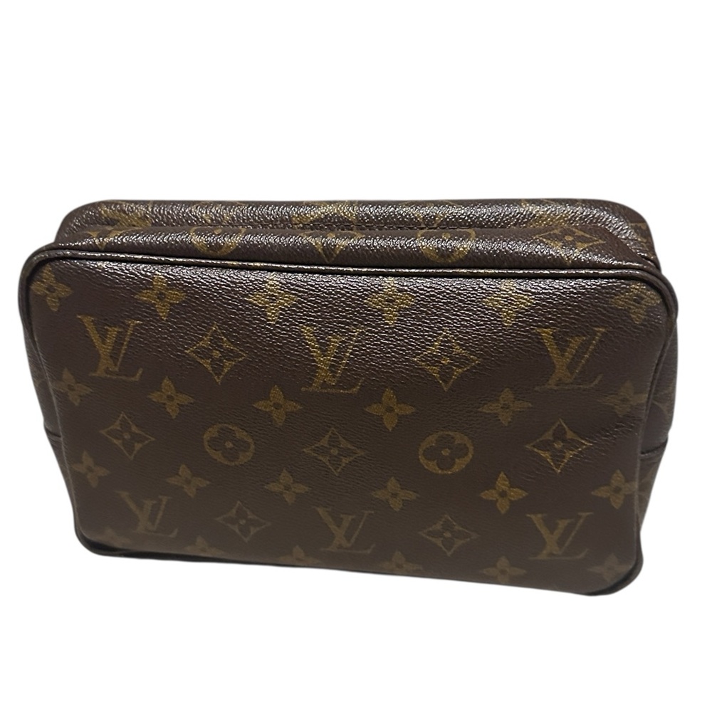 Authentic LOUIS VUITTON Monogram Trousse Toilette 23